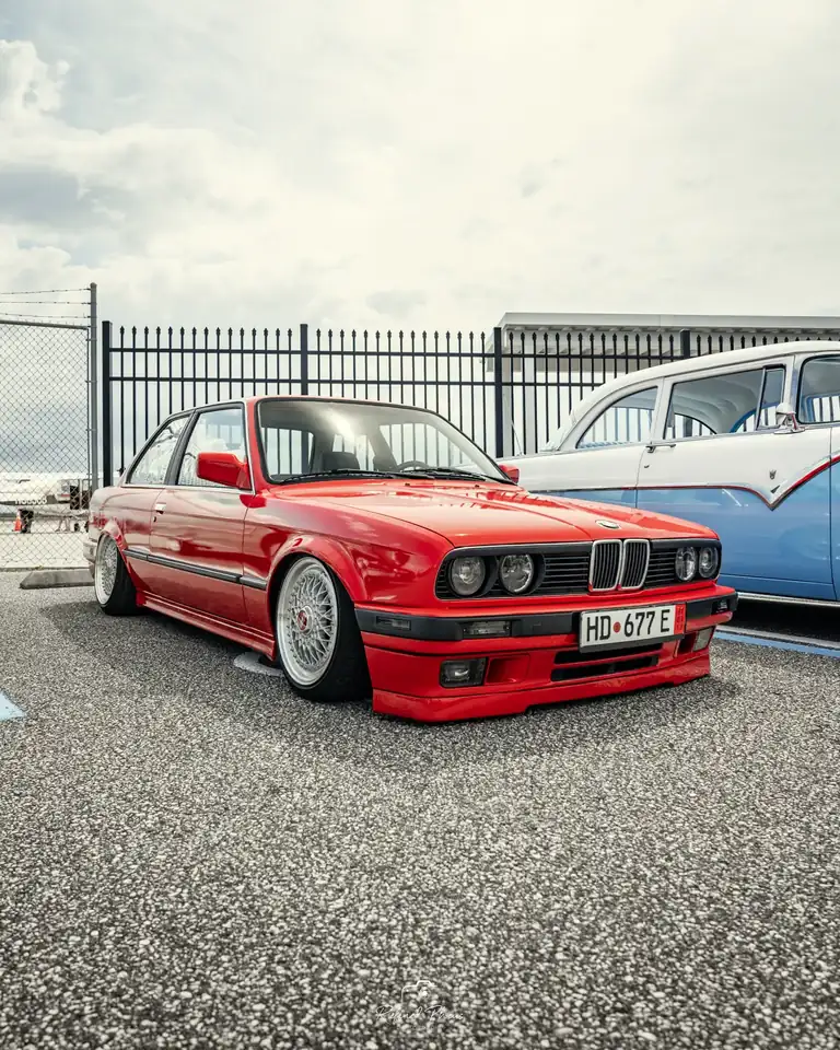 Red BMW E30